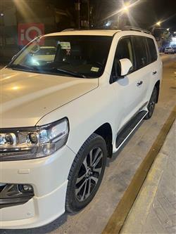 تۆیۆتا لاند کروزەر